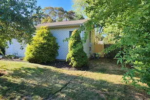 109 Merrill St, Brentwood, NY 11717 - Photo 9