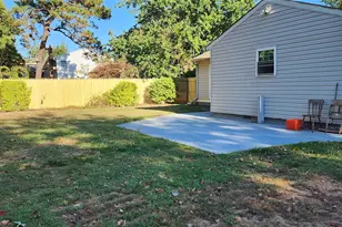 109 Merrill St, Brentwood, NY 11717 - Photo 7