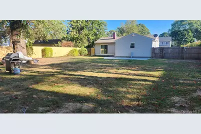 109 Merrill Street, Brentwood, NY 11717 - Photo 5