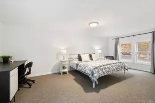 4 Wooded Ln, Hampton Bays, NY 11946 - Photo 7