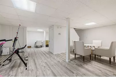 4 Wooded Lane, Hampton Bays, NY 11946 - Photo 17