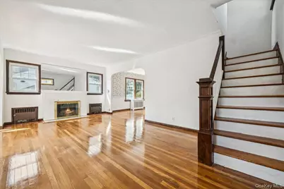 39 Linmouth Road, Malverne, NY 11565 - Photo 11