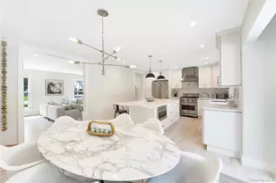 16 Pin Oak Ln, Westhampton Beach, NY 11978 - Photo 9