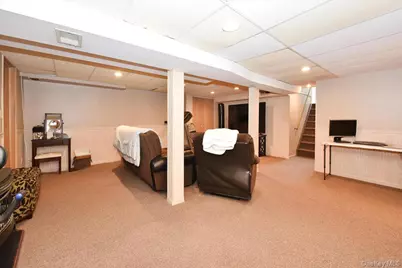 4042 Old Post Road, Seaford, NY 11783 - Photo 25