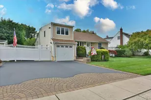 4042 Old Post Rd, Seaford, NY 11783 - Photo 3