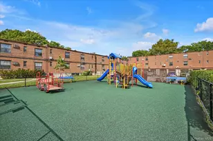 134-08 Jewel Ave, Flushing, NY 11367 - Photo 19