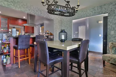 102 Branch Avenue, Central Islip, NY 11722 - Photo 9
