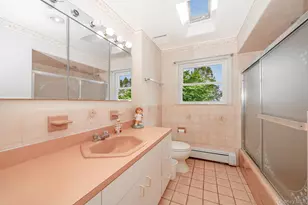 138 St Marks Pl, Massapequa, NY 11758 - Photo 11