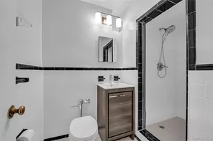 50 Brompton Rd, Great Neck, NY 11021 - Photo 9