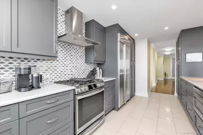 269-10 Grand Central Parkway #30W, Floral Park, NY 11005 - Photo 9