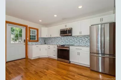 98 Albany Street, Poughkeepsie, NY 12601 - Photo 9