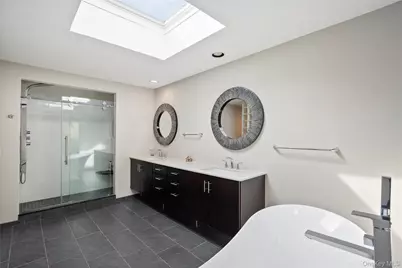 9 Peacock Path, East Quogue, NY 11942 - Photo 19