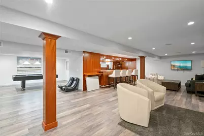 9 Peacock Path, East Quogue, NY 11942 - Photo 21