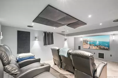 9 Peacock Path, East Quogue, NY 11942 - Photo 25