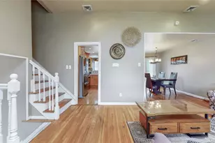 62 Summit St, Hicksville, NY 11801 - Photo 5