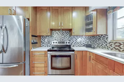 62 Summit Street, Hicksville, NY 11801 - Photo 7