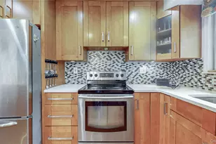 62 Summit St, Hicksville, NY 11801 - Photo 7