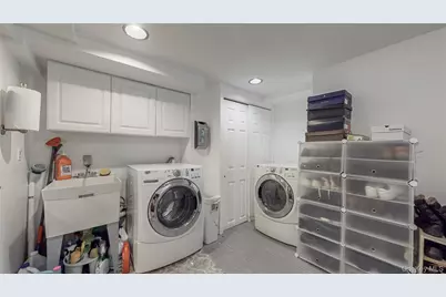 62 Summit Street, Hicksville, NY 11801 - Photo 19