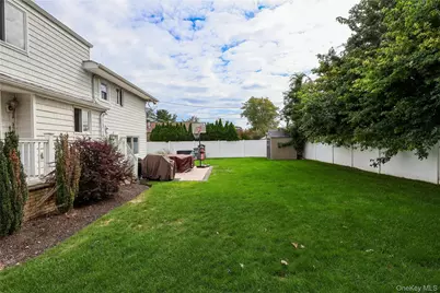 62 Summit Street, Hicksville, NY 11801 - Photo 21