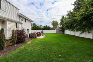 62 Summit St, Hicksville, NY 11801 - Photo 21