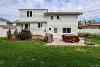 62 Summit Street, Hicksville, NY 11801 - Photo 23