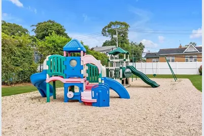 71 Biltmore Circle #71, Huntington Station, NY 11746 - Photo 21