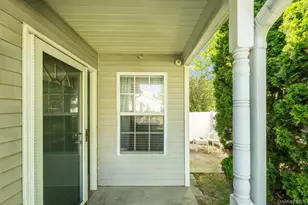 71 Biltmore Cir, Huntington Station, NY 11746 - Photo 3