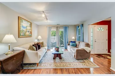 71 Biltmore Circle #71, Huntington Station, NY 11746 - Photo 11