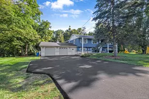 5 Mohican Ct, Salisbury Mills, NY 12577 - Photo 5