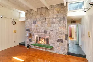 11 Valley View Rd, Great Neck, NY 11021 - Photo 11