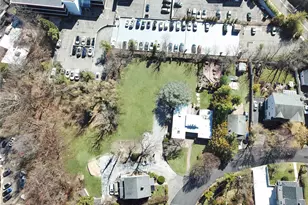 11 Valley View Rd, Great Neck, NY 11021 - Photo 17