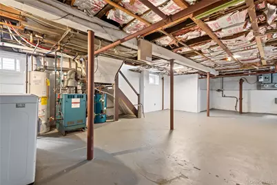 8921 Aubrey Avenue, Glendale, NY 11385 - Photo 29