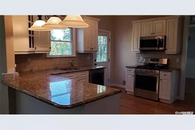 28 Carley Avenue, Huntington, NY 11743 - Photo 5