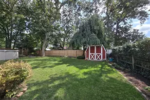 8 Corvette Rd, Selden, NY 11784 - Photo 21