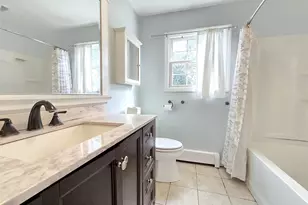 10 Hyde Ln, Coram, NY 11727 - Photo 15