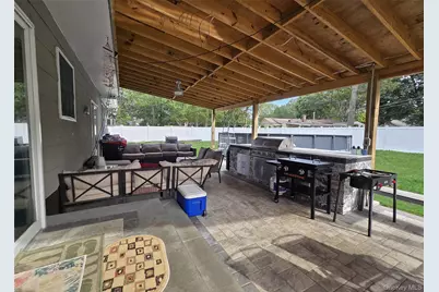 10 Hyde Lane, Coram, NY 11727 - Photo 21