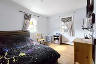 10 Hyde Ln, Coram, NY 11727 - Photo 13