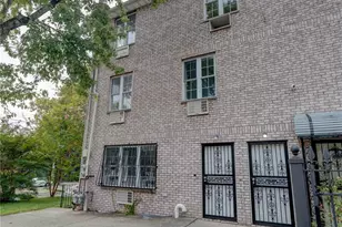 1056 E 215th St, Bronx, NY 10469 - Photo 37