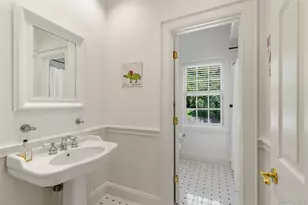 28 Sterling Ln, Sands Point, NY 11050 - Photo 23