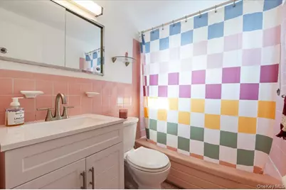 126 Carnegie Avenue, Elmont, NY 11003 - Photo 17