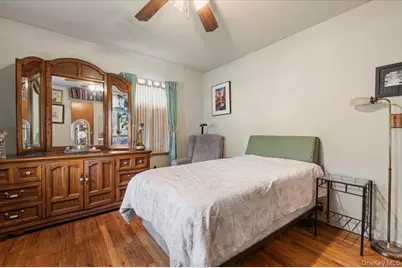 126 Carnegie Avenue, Elmont, NY 11003 - Photo 15