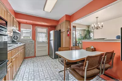 126 Carnegie Avenue, Elmont, NY 11003 - Photo 9