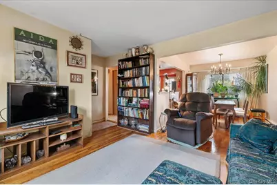 126 Carnegie Avenue, Elmont, NY 11003 - Photo 7