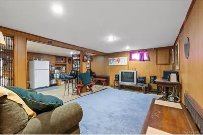 126 Carnegie Avenue, Elmont, NY 11003 - Photo 25