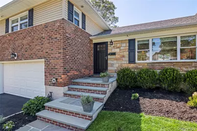 7 Driftwood Drive, Glen Cove, NY 11542 - Photo 3