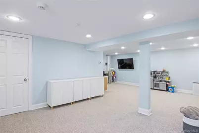 7 Driftwood Drive, Glen Cove, NY 11542 - Photo 33