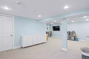 7 Driftwood Dr, Glen Cove, NY 11542 - Photo 33