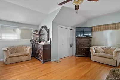 1361 E Boxwood Drive E, Hewlett, NY 11557 - Photo 21