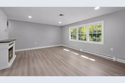 269 Berwick Court #B, Ridge, NY 11961 - Photo 17