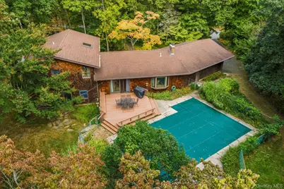 1425 Laurelwood Drive, Laurel, NY 11948 - Photo 7